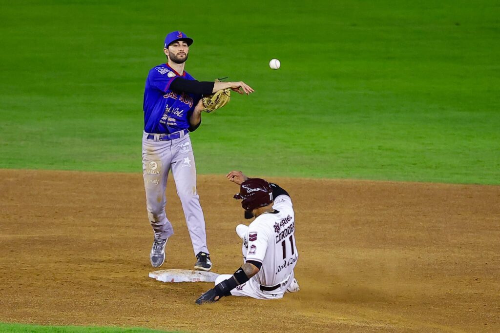 Charros de Jalisco pegan primero en Serie Final LMP