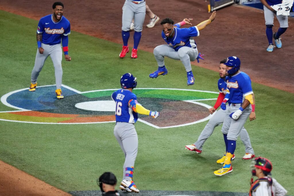 Italia y Venezuela avanzan a semifinales del Clásico Mundial de Béisbol 2026