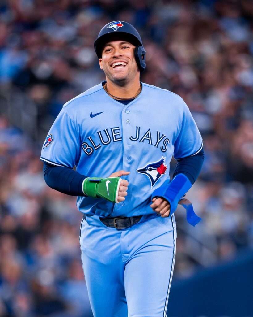 George Springer regresa con Blue Jays tras salir de la lista de lesionados