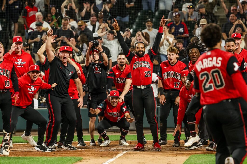 Noche de locura en MLB: cuatro jonrones dejaron tendidos a sus rivales