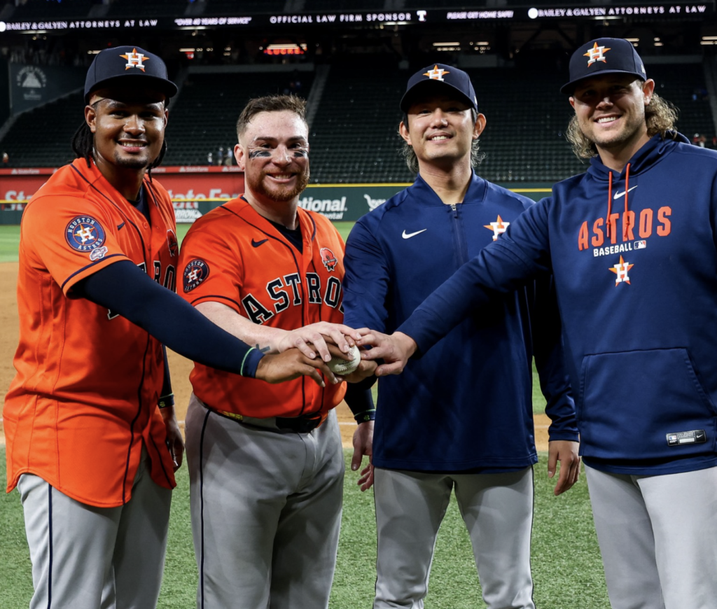 Astros logran histórico sin hit ni carrera combinado ante Texas