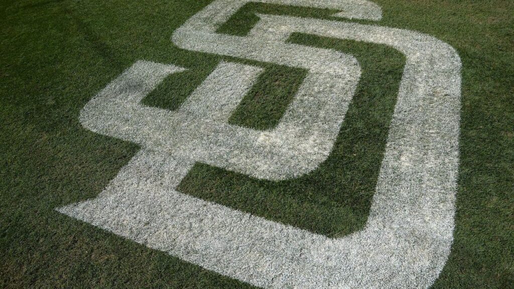 Padres acuerdan venta histórica: Kwanza Jones y José E. Feliciano tomarán control de la franquicia
