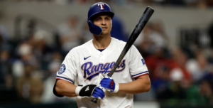 Corey Seager vuelve con Rangers tras superar conmoción cerebral